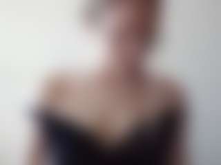 Live cam show with Luna - Yoga on Camsoda