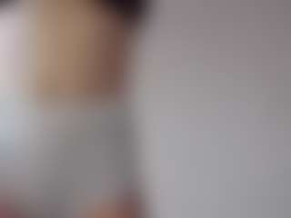 Live cam show with Luna - Athletic Young Adult on Dolls Live