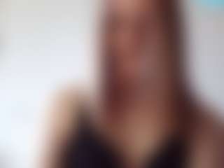 Live cam show with Luna - Moaning on Camsoda