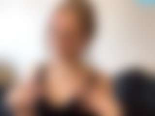 Live cam show with Luna - Bikini on crypto-cams