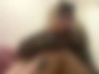 Live cam show with ReneeDinuzzo - Normal on AdultVida.com