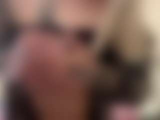 Live cam show with ReneeDinuzzo - Drinking on Hubzter Live