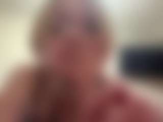 ReneeDinuzzo's Live Sex Cam Show
