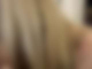 Live cam show with ReneeDinuzzo - Moaning on CamClone