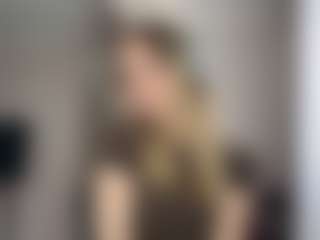 Live cam show with Eni - Petite on Dolls Live