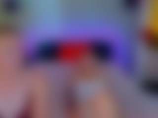 Live cam show with SuccesCheriesss - Skinny on Camsoda