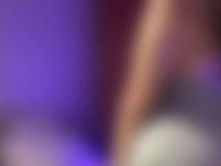 Live cam show with Veronicawins1 - Mobile on Mixed Magazine Live