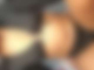 Live cam show with Bubbly-Annie07 - Moaning on Milfs Live