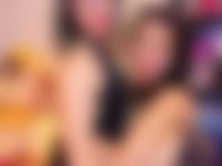 Live cam show with gema-n-arianaa - Athletic on Camversity