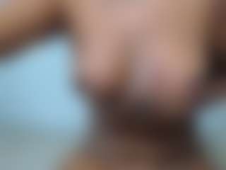 gretamilan's Live Sex Cam Show