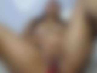 gretamilan's Live Sex Cam Show