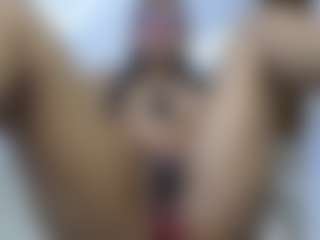 gretamilan's Live Sex Cam Show
