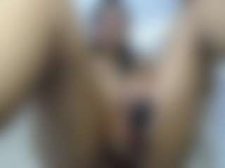 gretamilan's Live Sex Cam Show