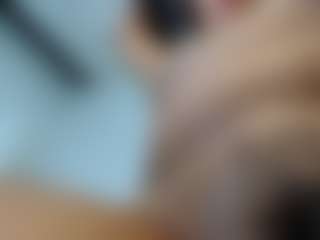 gretamilan's Live Sex Cam Show