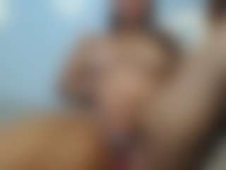 gretamilan's Live Sex Cam Show