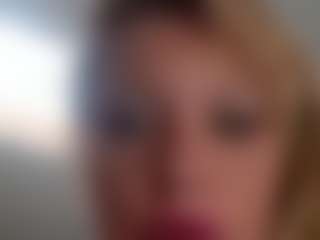 hotmesscallmebaby's Live Sex Cam Show