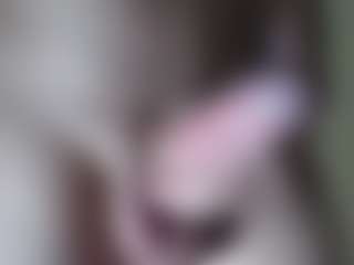 Live cam show with 01elnene01 - Tease on Cam Slut