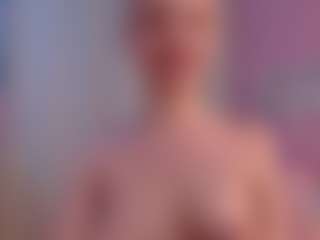 Live cam show with Adria-Arjonaa - Solo on StripNow