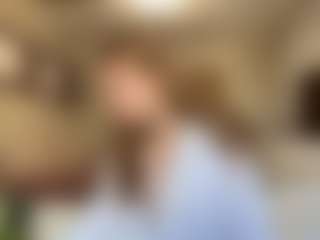 Live cam show with Lola - Nipple Piercings on AdultVida.com