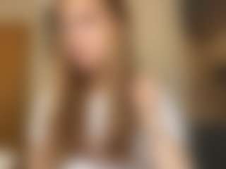 Live cam show with Lola - Squirt on Camsoda