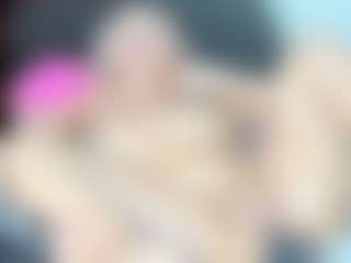 Live cam show with Carolinacoleman26 - Camel Toe on live18s.com