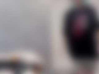 Live cam show with ElizaFranklin - Skinny MILF on livesuperchat.net