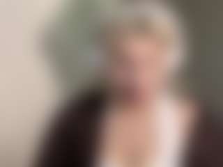 Live cam show with LucretiaLampsas - Granny on Camsoda