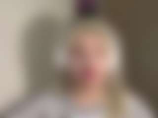 Live cam show with LucretiaLampsas - New Bedroom on UwU Esports