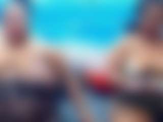 Spettacolo in cam dal vivo con NAUGHTYPEARLXXX - Flashing su Camsoda