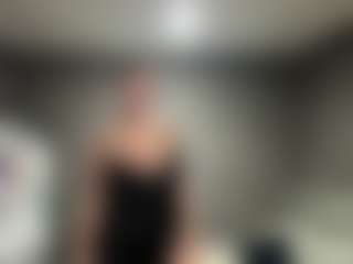 Live cam show with NikoleBirklid - Striptease on Camsoda