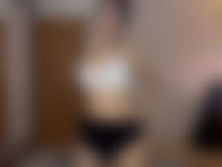 Live cam show with RiaVenskoske - Thin on SinfulBabes