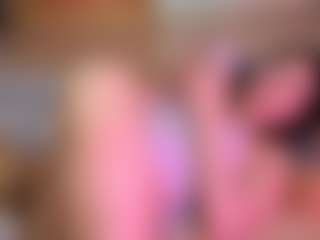 Live cam show with RiaVenskoske - Gagging on Camsoda