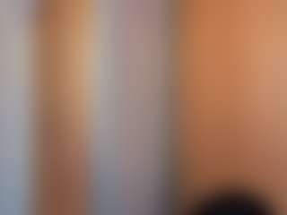 Live cam show with RiaVenskoske - Gagging on Camsoda