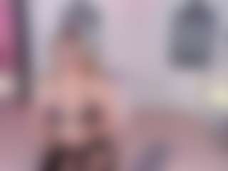 Live cam show with gisellefire - New Small Tits on AdultVida.com