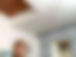Live cam show with VictoriaCoperino - Middle Aged on Mixed Magazine Live