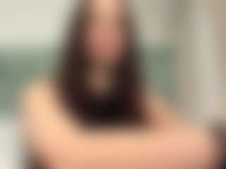 Live cam show with Laura - Brown Eyes on SpunkLive
