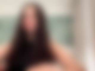 Live cam show with Laura - Foot Fetish Brown Hair on Mixed Magazine Live