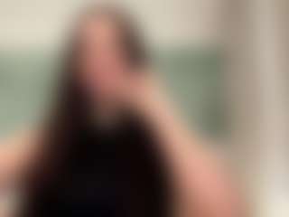 Live cam show with Laura - Cute on camwithhim.com
