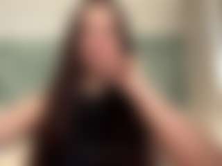 Live cam show with Laura - Small Tits Teen (18+) on SquirtSoMuch