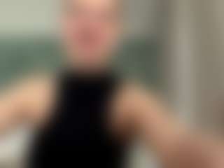 Live cam show with Laura - New Tattoos on camwithhim.com