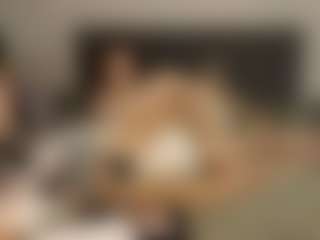 Live cam show with FreyaJels - Flashing on x69.live