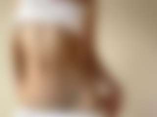 Live cam show with HattieWassam - Spank Brown Hair on SpunkLive