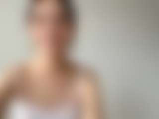 Live cam show with HattieWassam - Sexwebcam on AdultVida.com