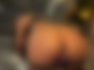 ivyxbelle's Live Sex Cam Show
