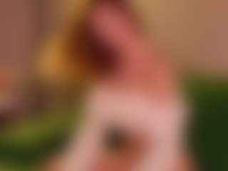MiaKomoi's Live Sex Cam Show