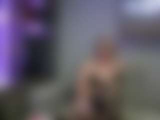 Nora-Noxx MILF webcam performer live streaming