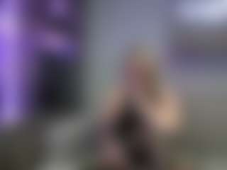 Live cam show with Nora-Noxx - Middle Aged on madthumbs
