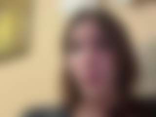 Live cam show with Thea - Striptease on Hubzter Live