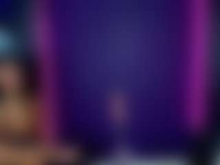 Live cam show with SamyCooper - Lesbian on Lustler
