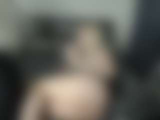 Live cam show with ScallyMilana - Fingering on Gym Cam Girls
